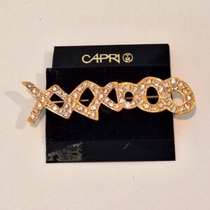 Capri gold tone rhinestone vintage brooch